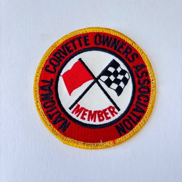 Vintage National Corvette Owners Association Member Patch Racing Flags 3" Red - Picture 1 of 3